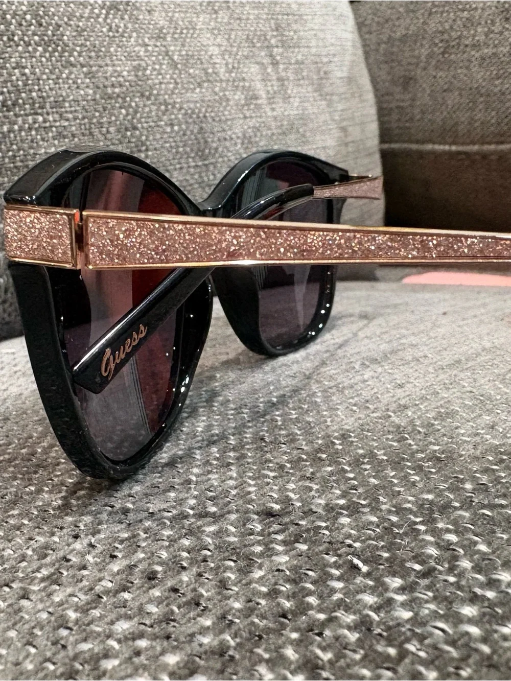 Guess fashion forward